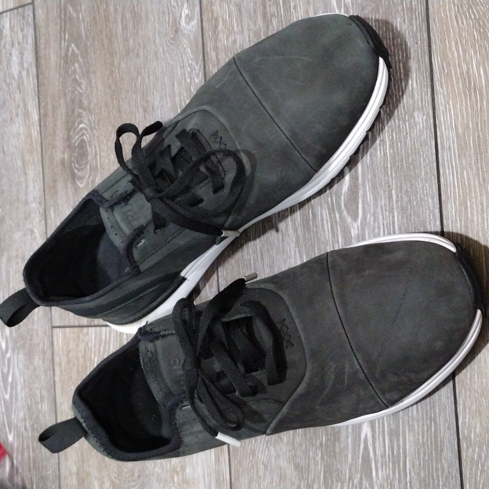 True grey suede golf shoes. Size 13